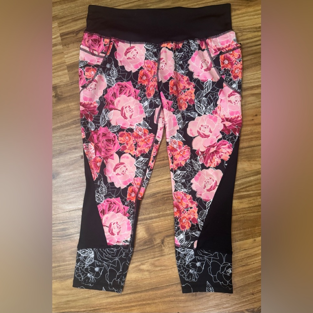Danskin Now Pink and Black Cropped Floral Leggings